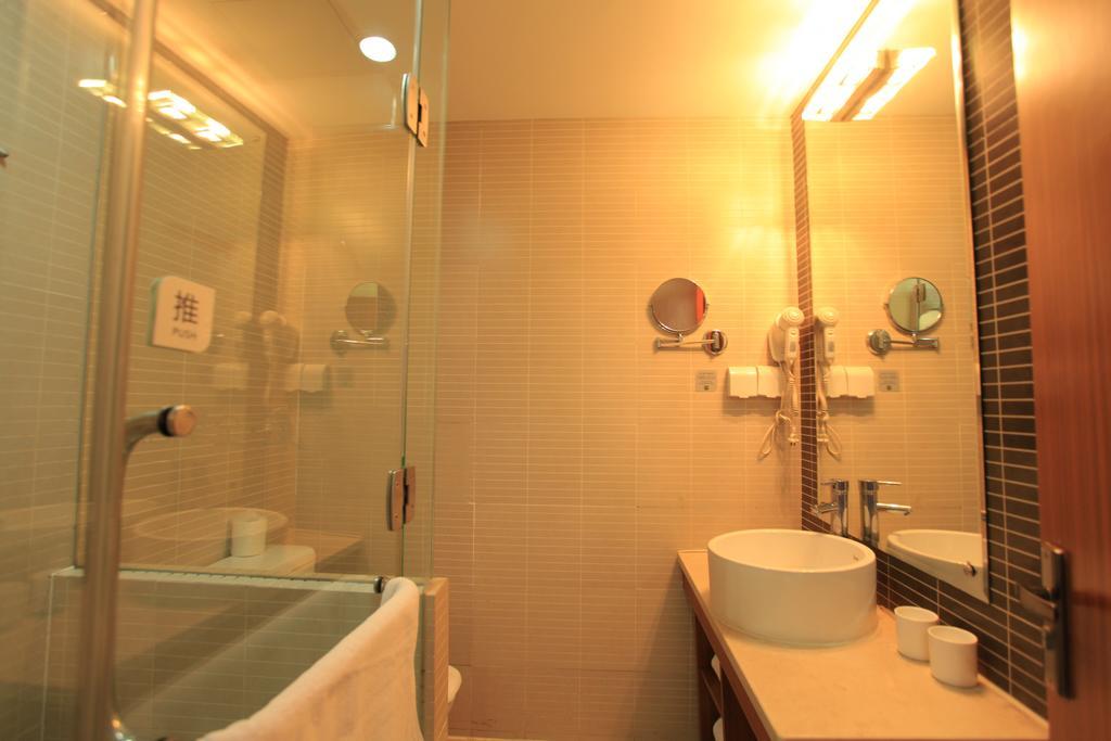 Greentree Inn Shanghai West Huaxia Road Metro Station Express Hotel Luaran gambar